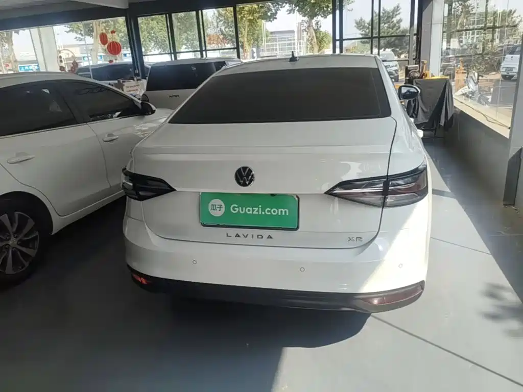 Volkswagen Lavida — миниатюра 6