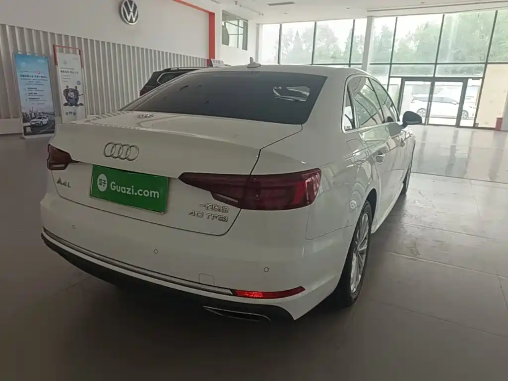Audi A4L 2019 40 TFSI VI