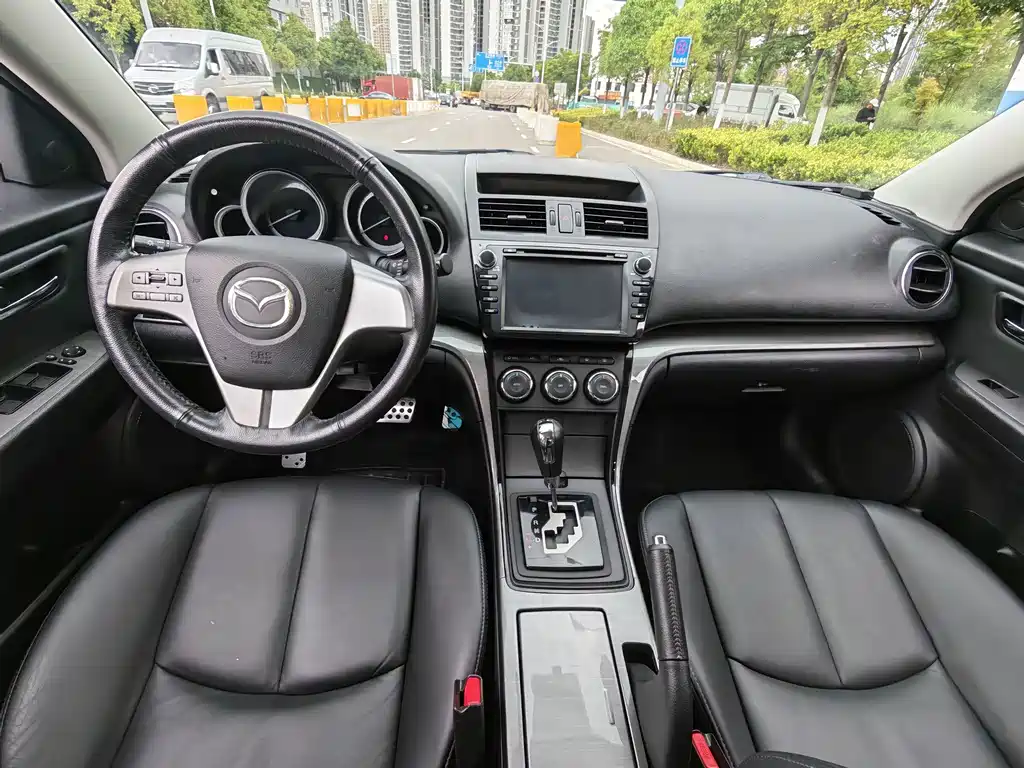 Mazda Ruiyi 2012 2.0L AT Luxury