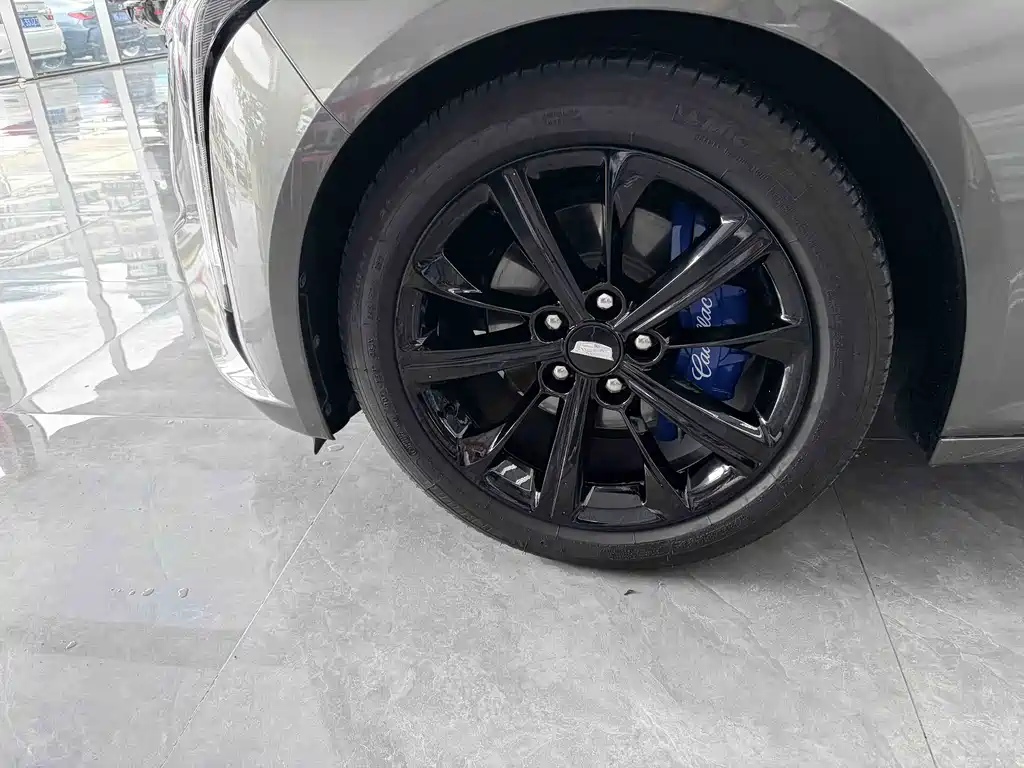 Cadillac CT5 — миниатюра 4