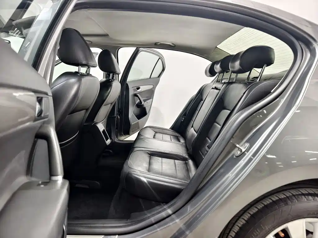 Volkswagen Lavida — миниатюра 13