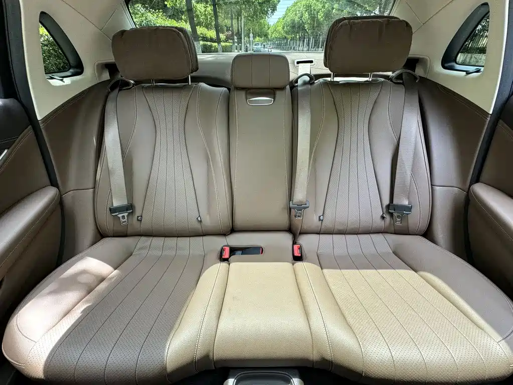 Mercedes-Benz E-Class — миниатюра 17