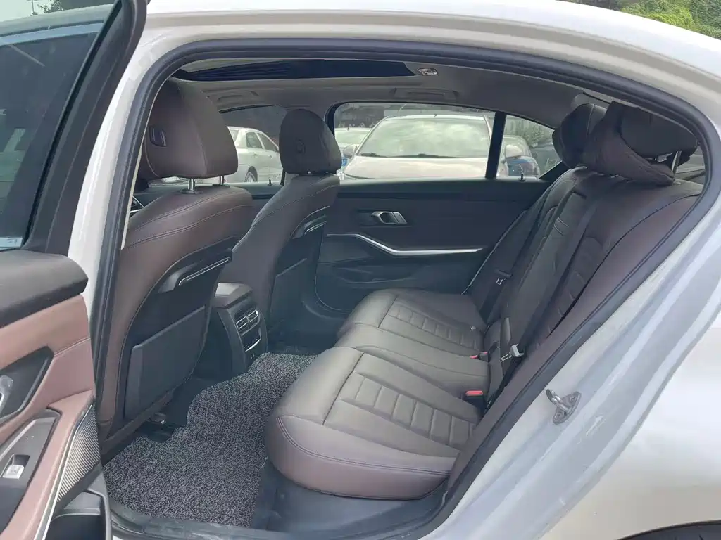 BMW 3 Series — миниатюра 8
