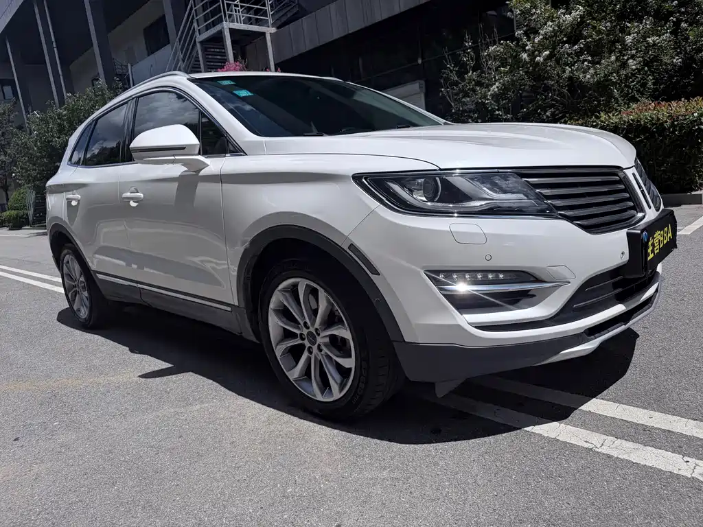 Lincoln MKC — миниатюра 3