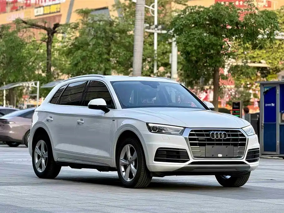 Audi Q5L 2018 40 TFSI VI