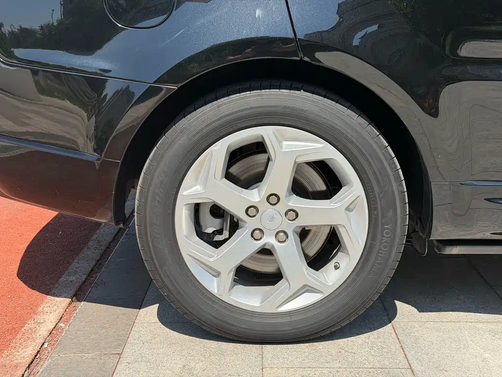 Land Rover Sport PHEV — миниатюра 13
