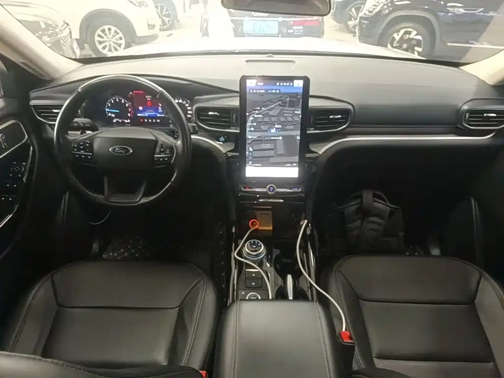 Ford Explorer — миниатюра 10