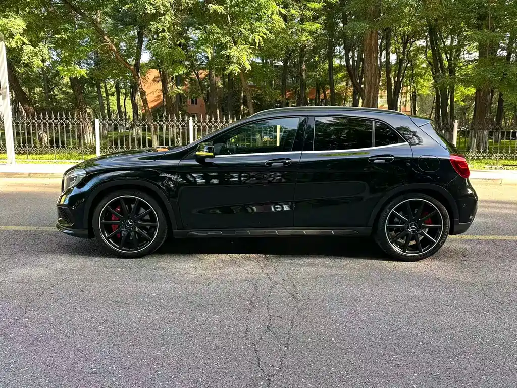 Mercedes-Benz GLA AMG — миниатюра 4
