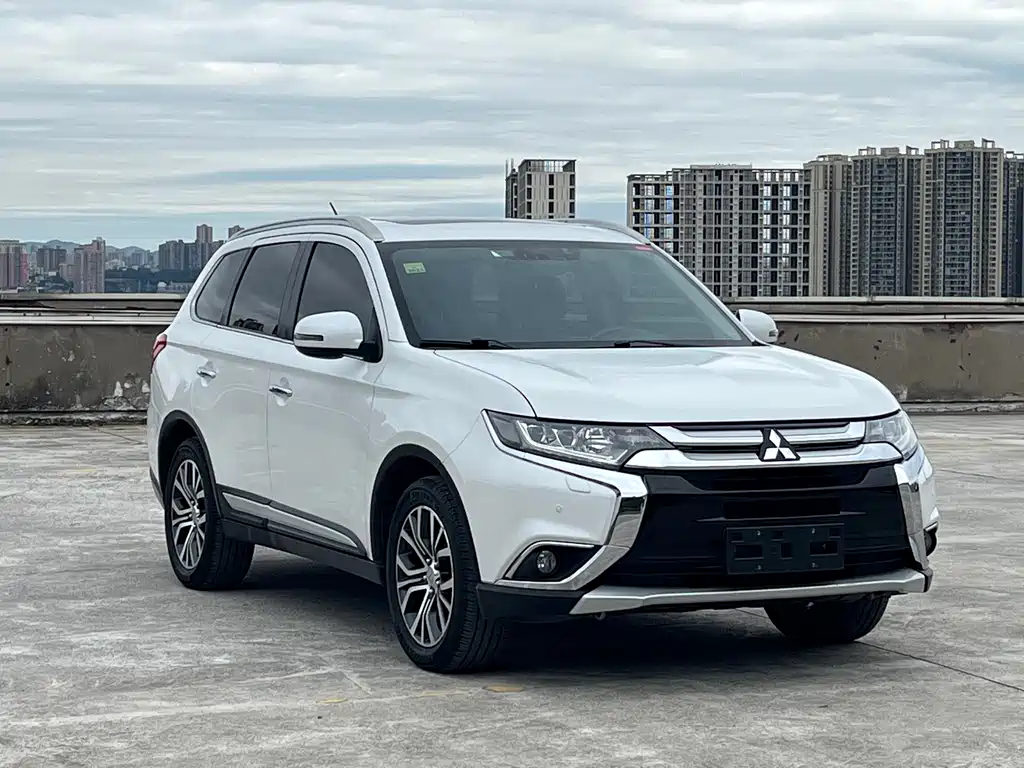 Mitsubishi Outlander — миниатюра 2