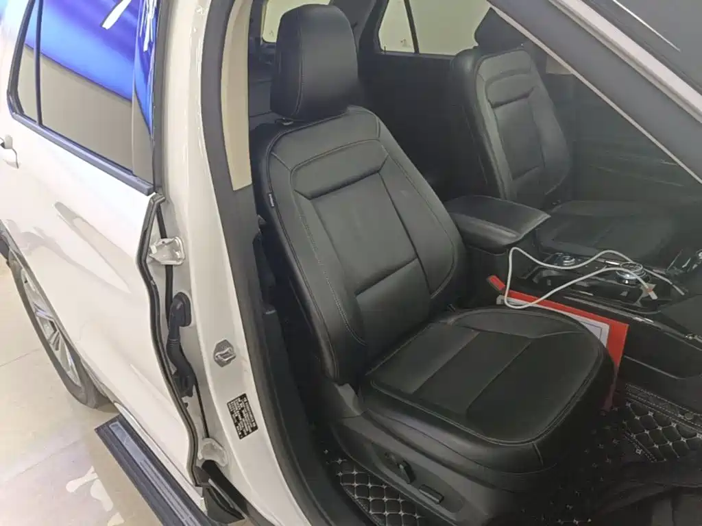 Ford Explorer — миниатюра 25