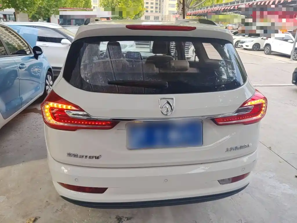 Baojun 310W — миниатюра 6