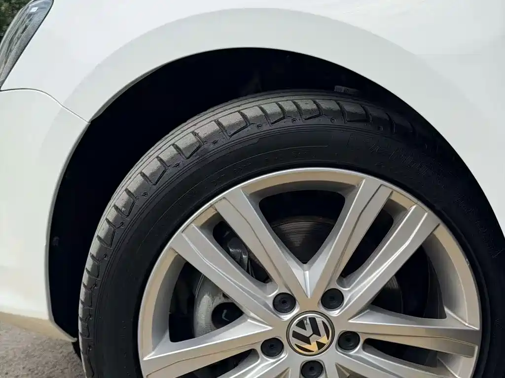 Volkswagen Sagitar — миниатюра 8