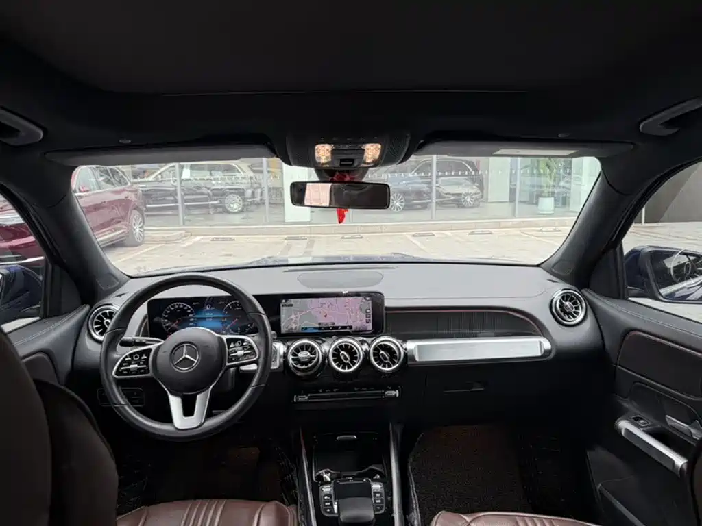 Mercedes-Benz GLB — миниатюра 16