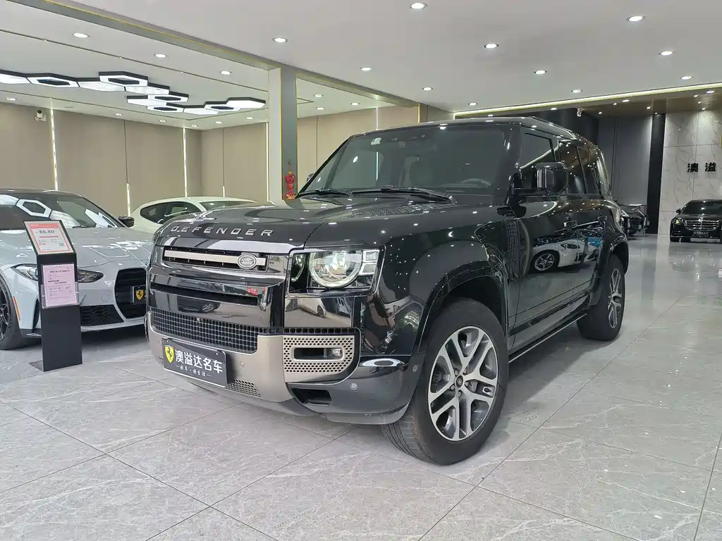 Land Rover Defender 2023