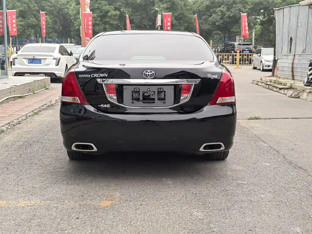 Toyota Crown 2010 2.5L Royal