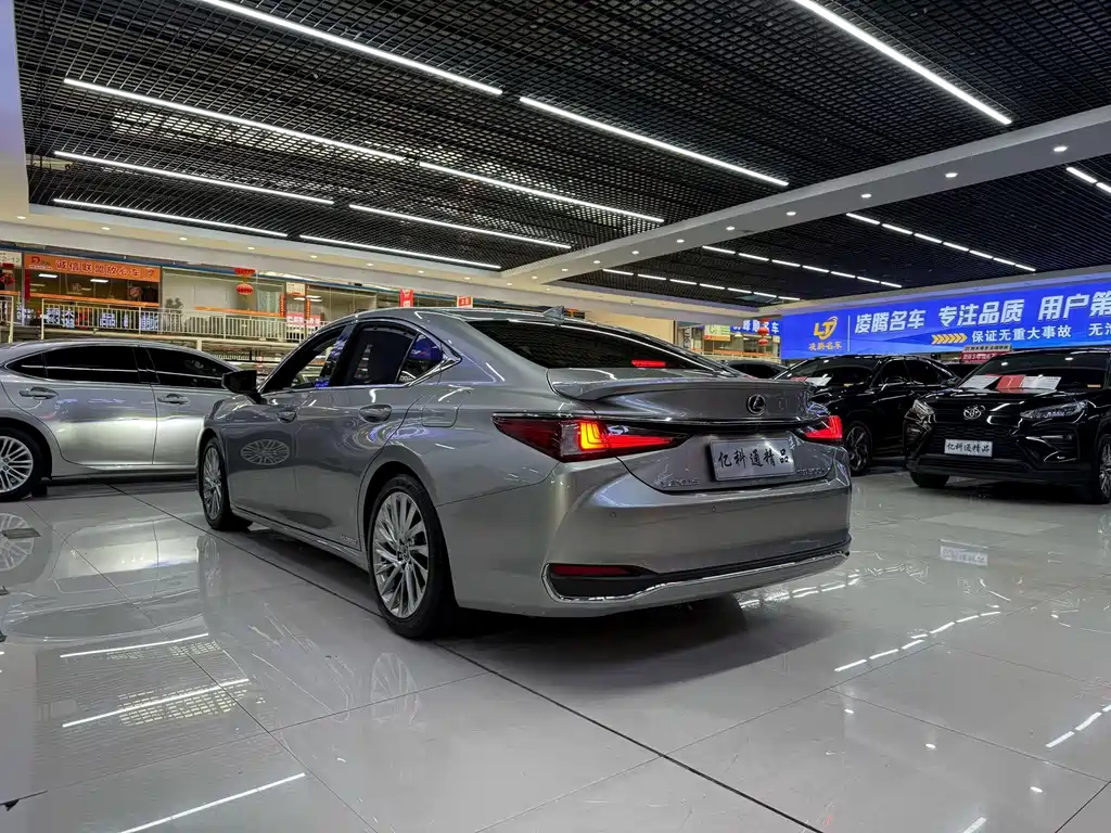 Lexus ES 2018 300h Executive V