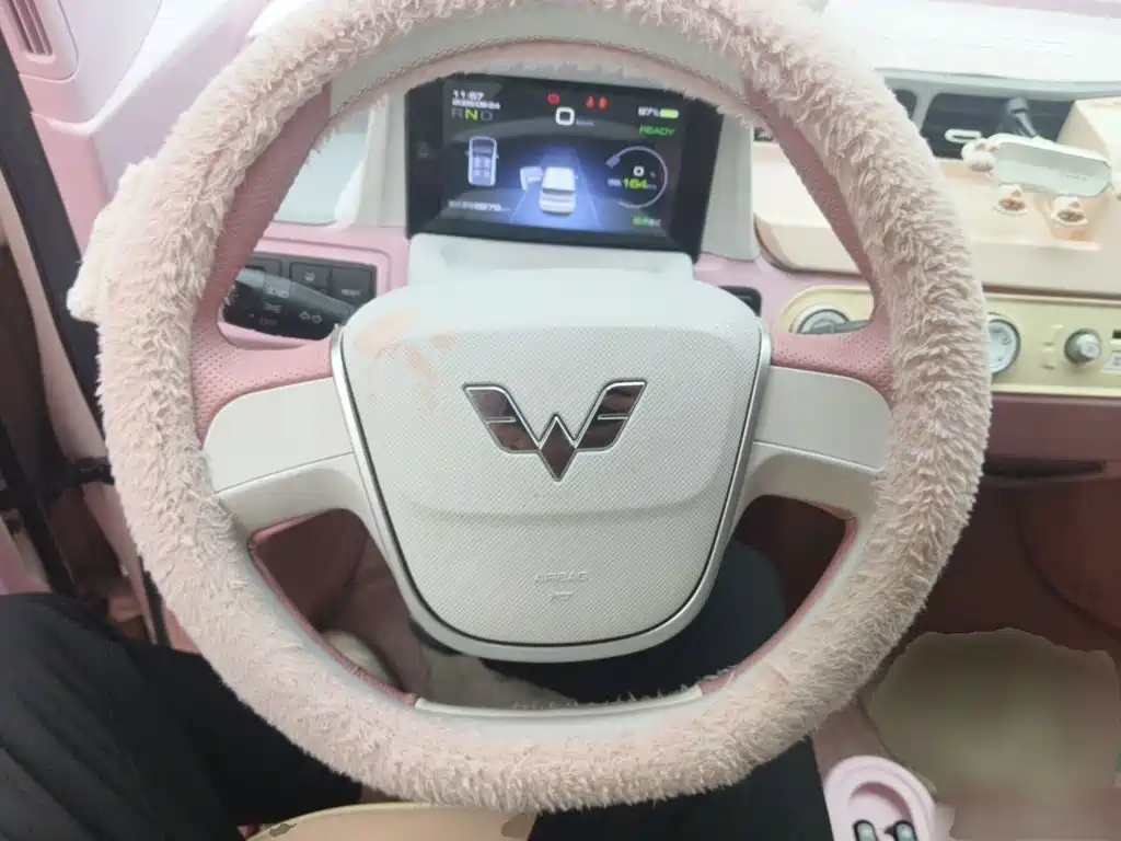 Wuling MINIEV — миниатюра 6