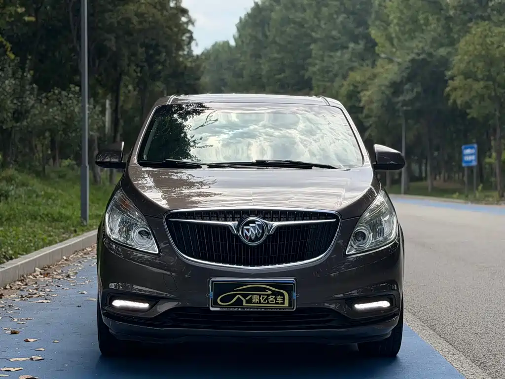 Buick GL8 — миниатюра 2
