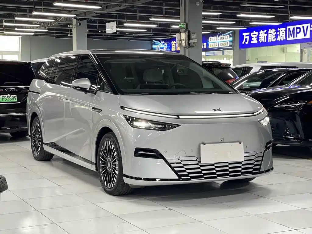 XPeng X9 — миниатюра 3