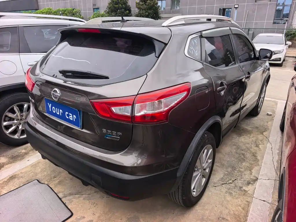 Nissan Qashqai — миниатюра 5