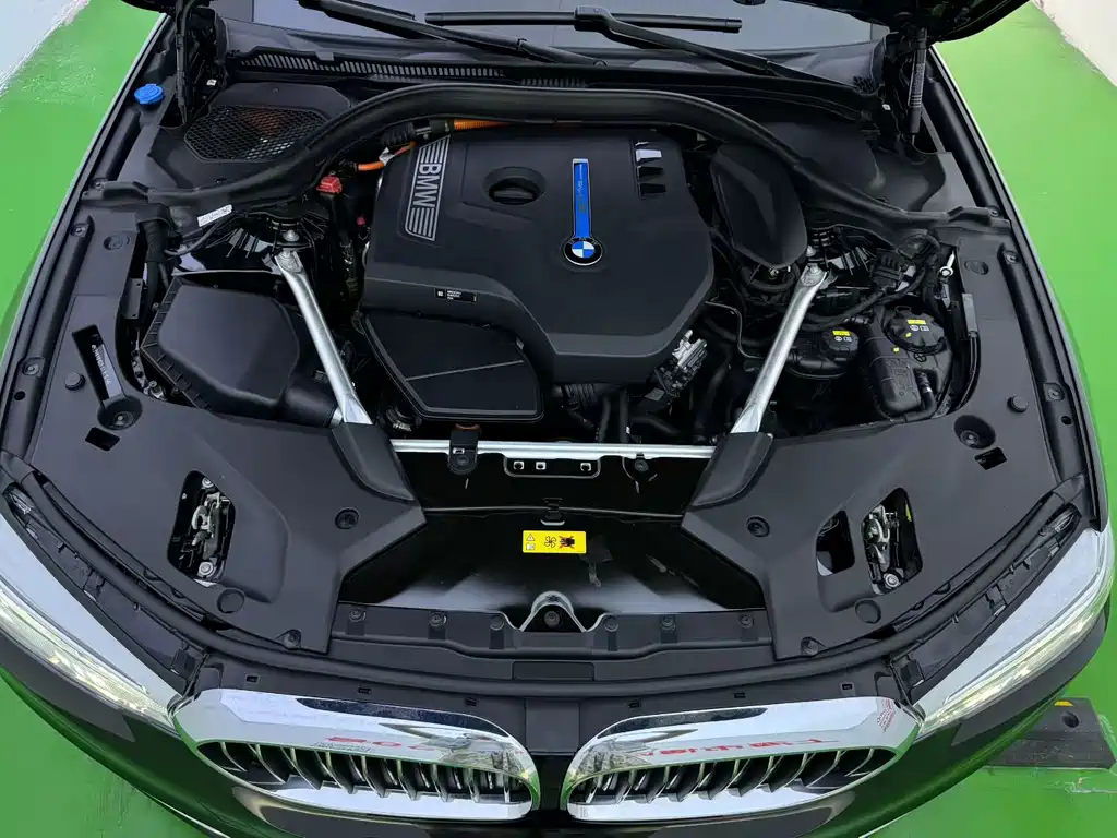 BMW 5 Series New Energy — миниатюра 28
