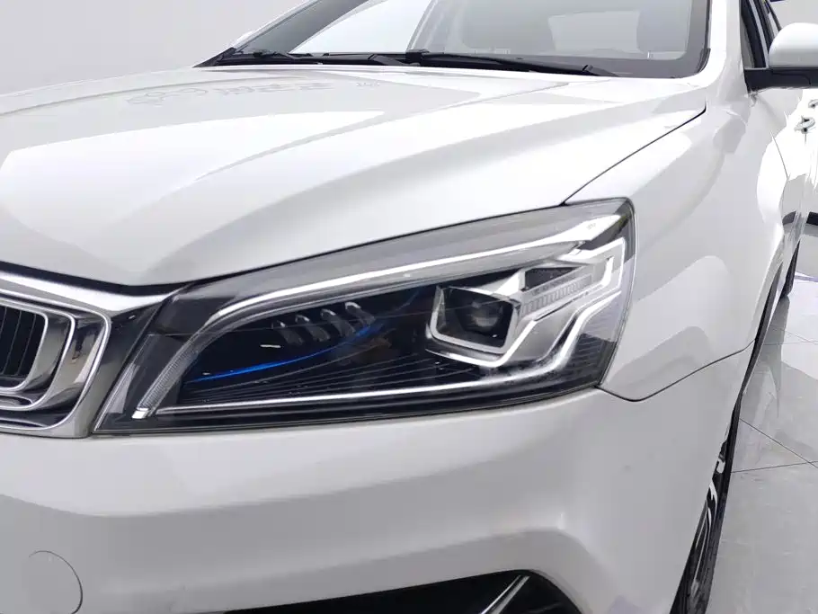 Geely Emgrand — миниатюра 5