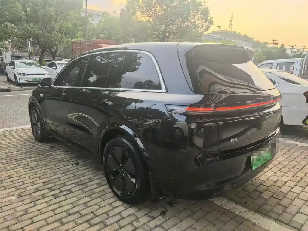 Li Auto Li L8 — миниатюра 4