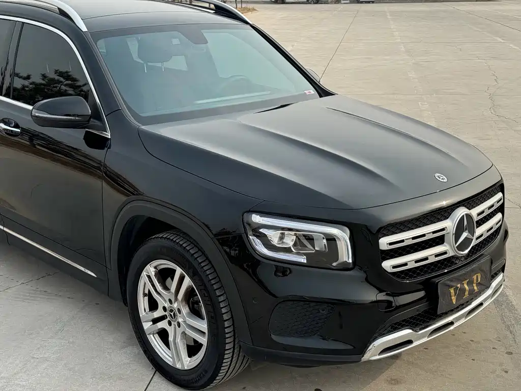 MERCEDES-BENZ GLB