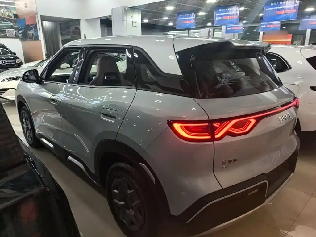 BYD Yuan Up UP 2025 301KM