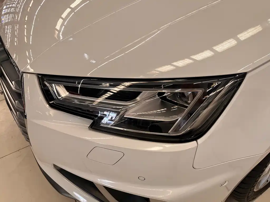 Audi A4L 2019 40 TFSI Fashion VI