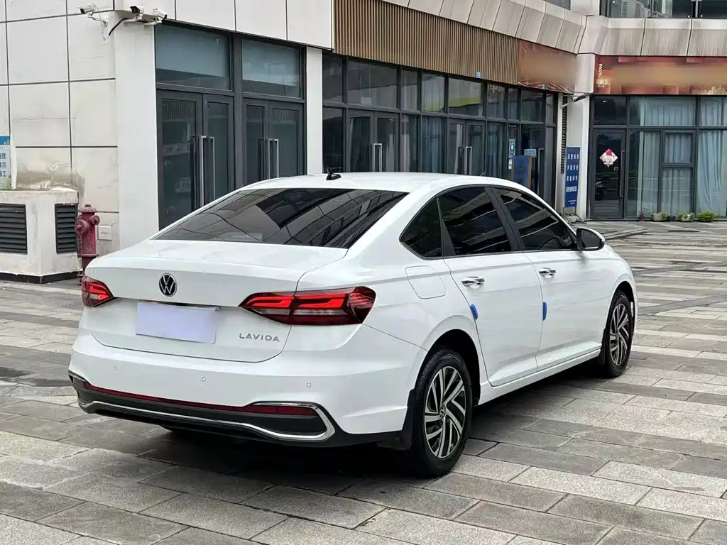 Volkswagen Lavida — миниатюра 7