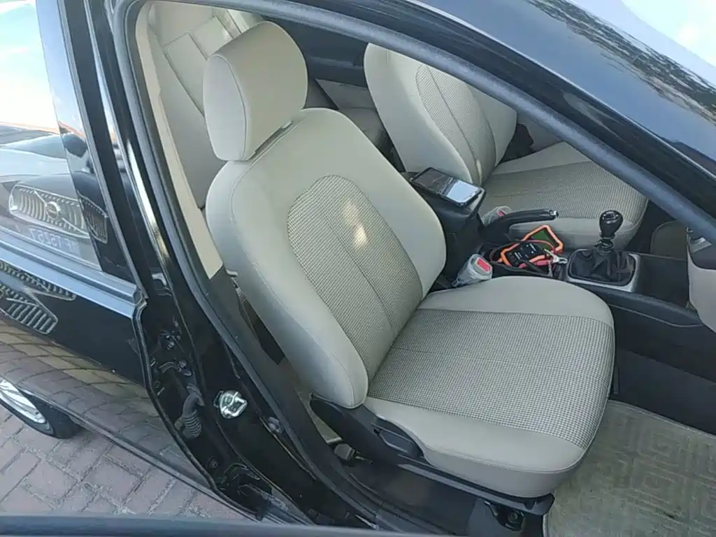 Hyundai Elantra — миниатюра 25