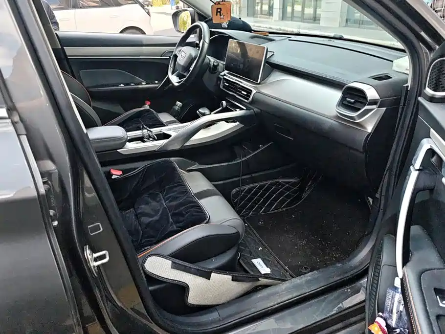 Geely Binyue — миниатюра 8