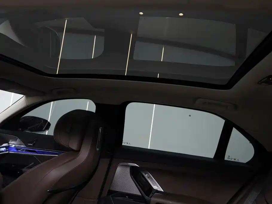 BMW 7 Series — миниатюра 25