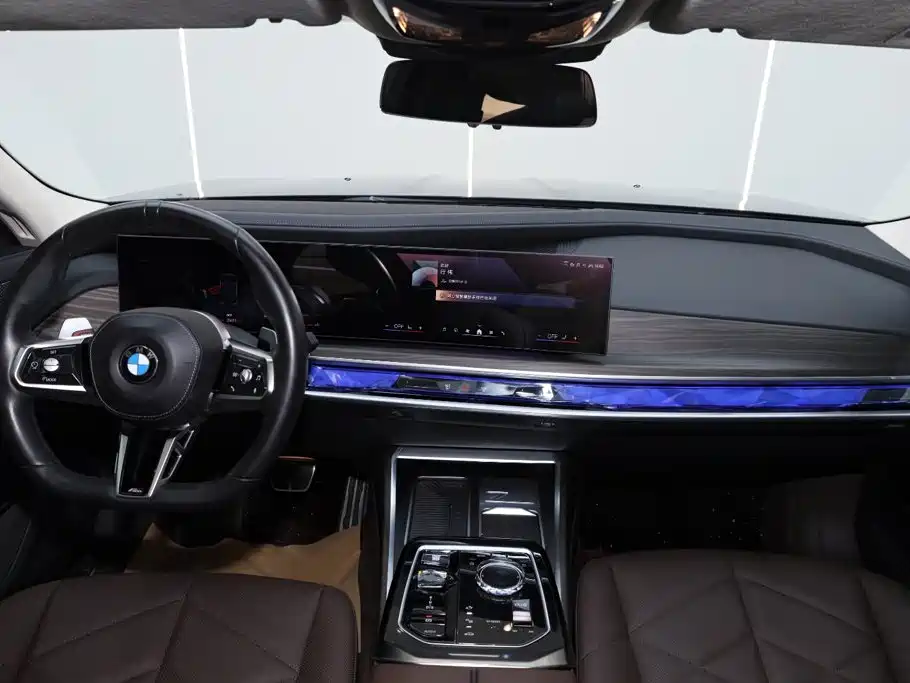 BMW 7 Series — миниатюра 26