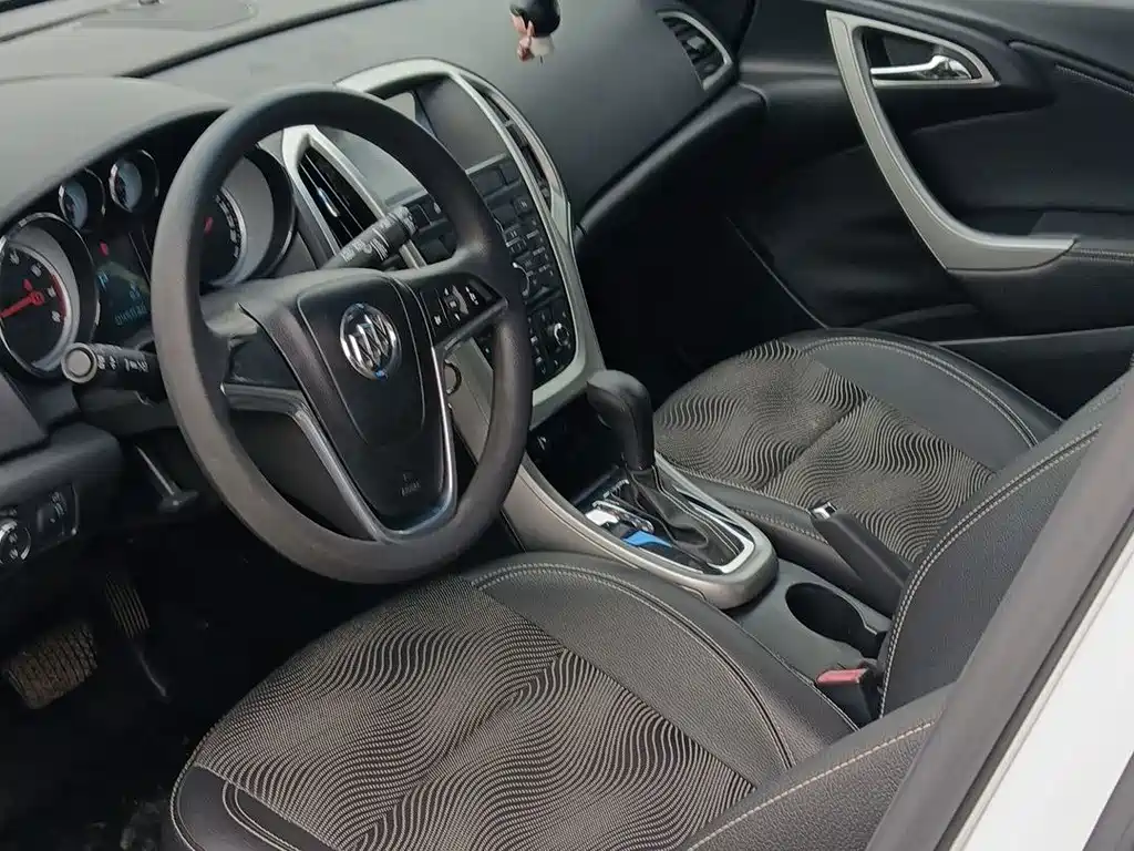 Buick Excelle — миниатюра 9
