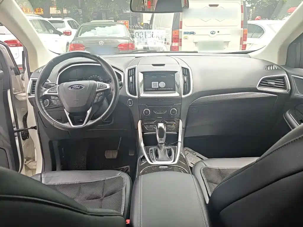Ford Edge — миниатюра 10