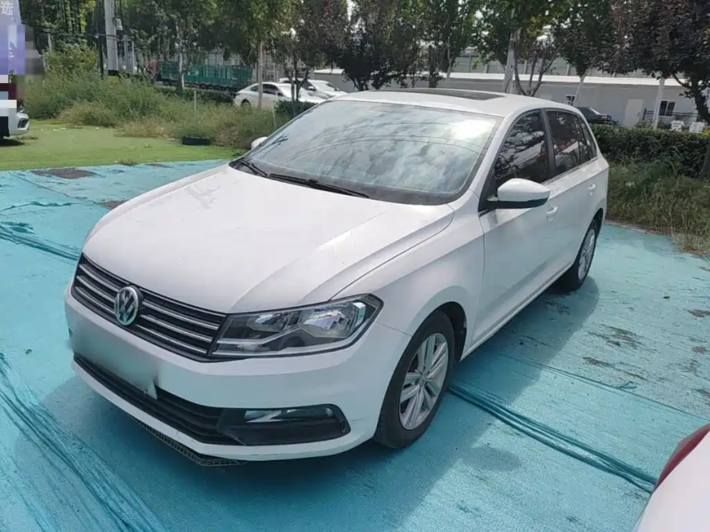 Volkswagen Santana — миниатюра 2