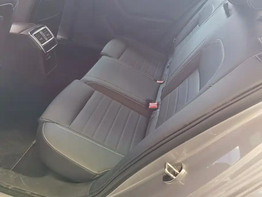 Skoda Superb — миниатюра 11