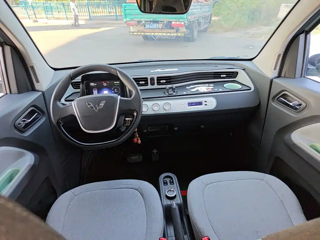 Wuling MINIEV — миниатюра 10