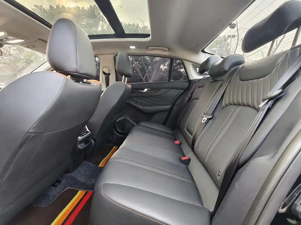 DONGFENG YI HYUN MAX