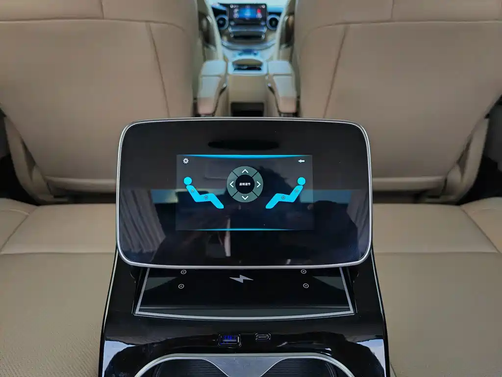 Mercedes-Benz V-Class — миниатюра 18