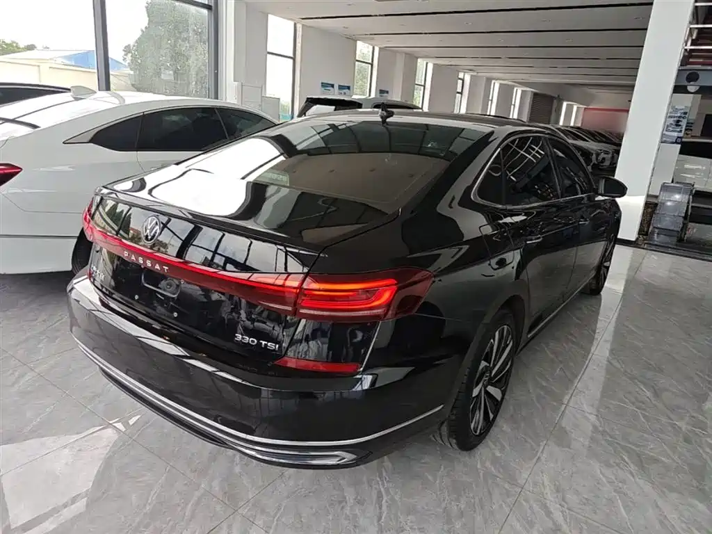 Volkswagen Passat 2023 330TSI Elite