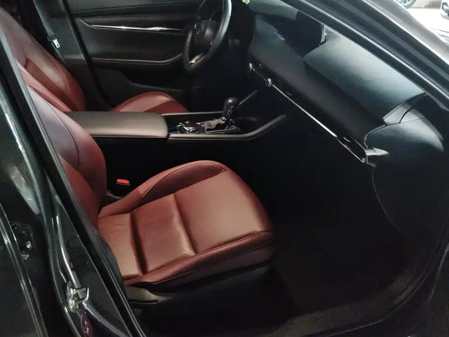 Mazda 3 Axela — миниатюра 8