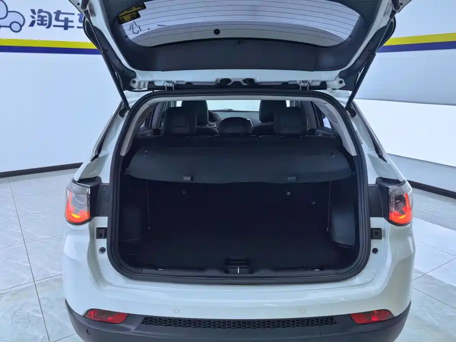 Jeep Compass — миниатюра 4