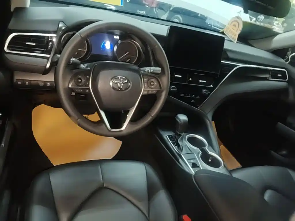 Toyota Camry — миниатюра 10