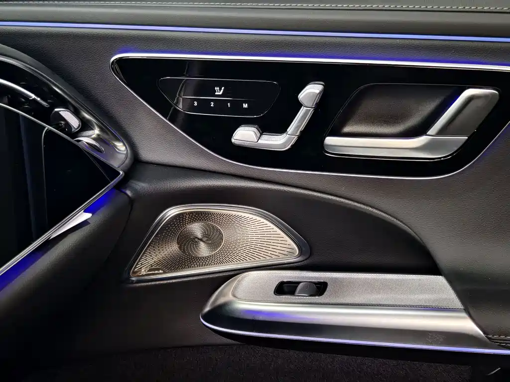 Mercedes-Benz E-Class (Import) — миниатюра 11