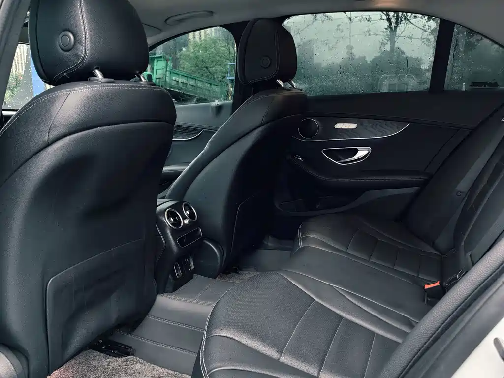 Mercedes-Benz C-Class — миниатюра 8