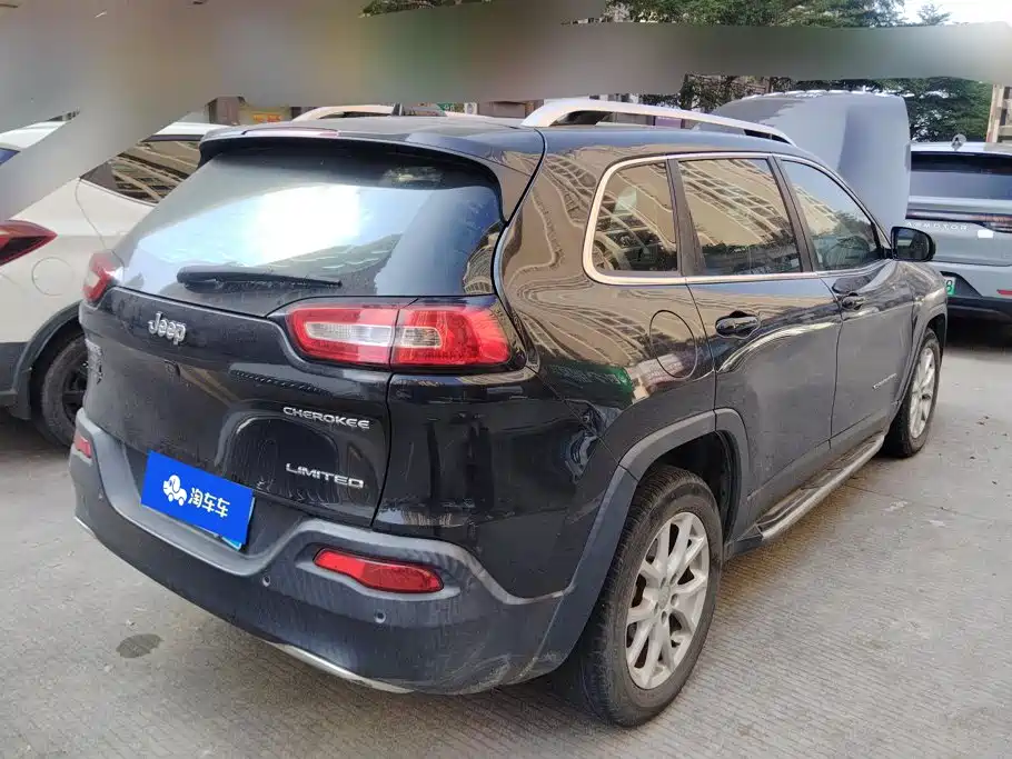 Jeep Cherokee — миниатюра 3