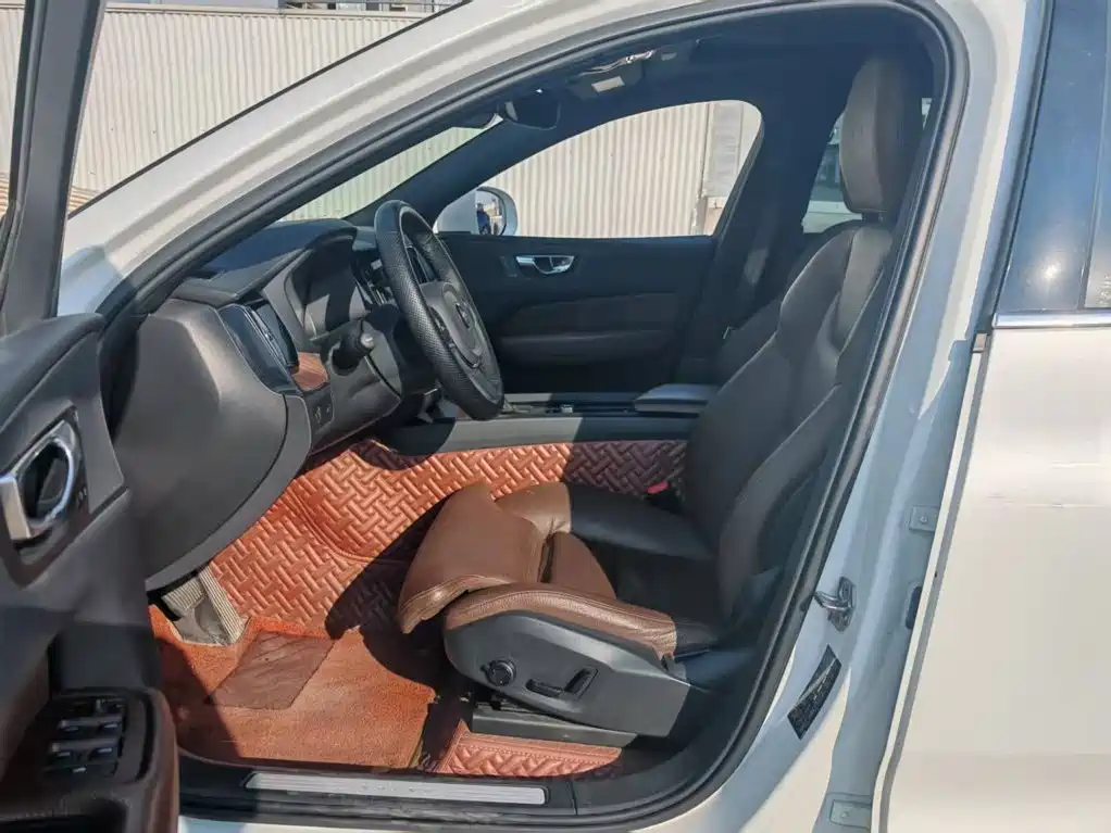 Volvo XC60 — миниатюра 9